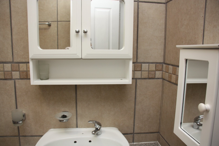 2 Bedroom Property for Sale in Langenhovenpark Free State
